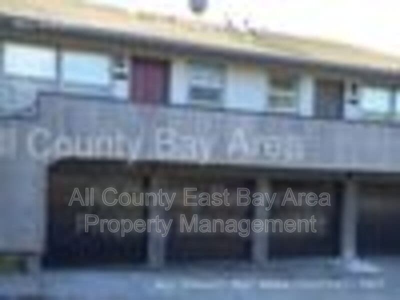 Primary Photo - 724 Johnson St