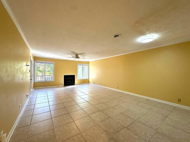 Foto del edificio - 1590 Springpoint Rd