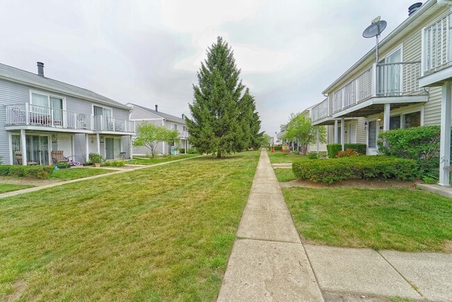 Building Photo - 389 Meadow Green Ln