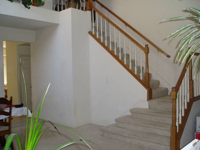 Foto del edificio - 301 Summerwind Dr
