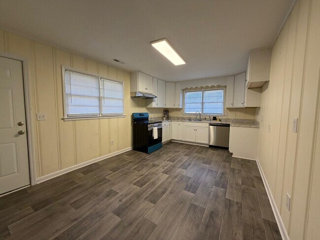 Foto del edificio - 3211 Meridian St N