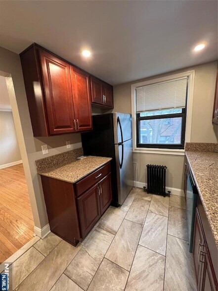 Foto del edificio - 65 Arcadia Rd