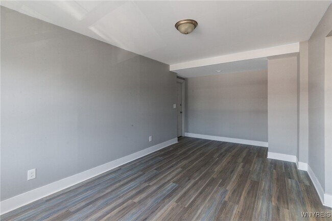 Foto del edificio - 1225 Hertel Ave