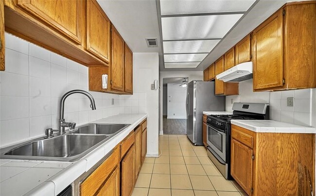 Building Photo - 18170 Andrea Cir S