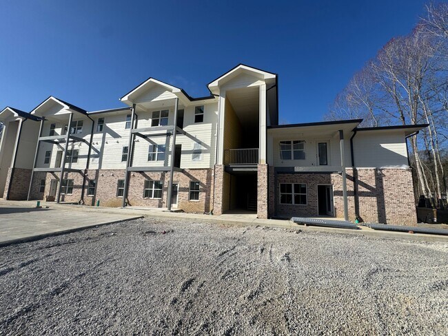 Building Photo - 1315 Cedar Ln