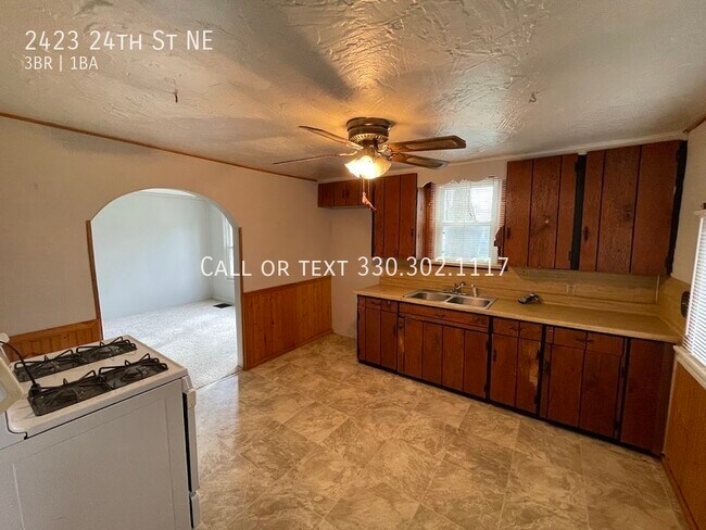 Foto del edificio - Three bedroom one bathroom home for rent