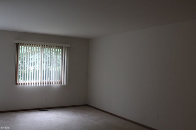 Building Photo - 3 br, 1.5 bath Duplex - 2400 Morning Dawn Dr