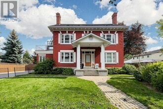 Building Photo - 1110 Simcoe St S