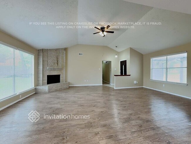 Foto del edificio - 4815 Diehlwood Pl