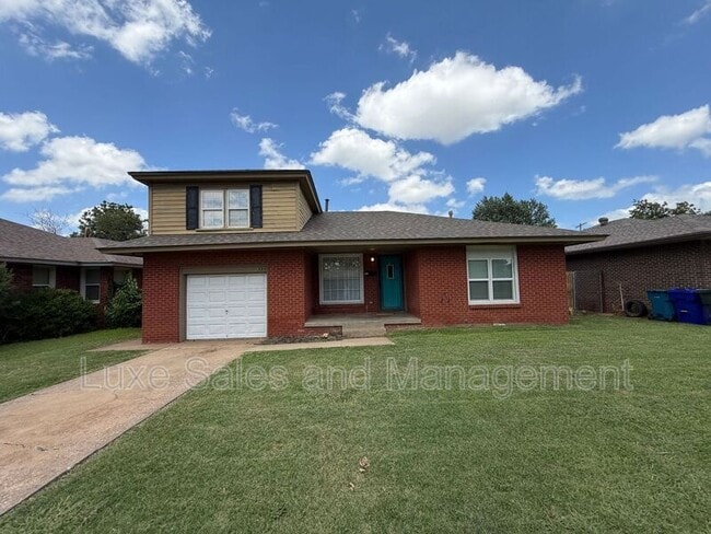 Building Photo - 221 E Kerr Dr