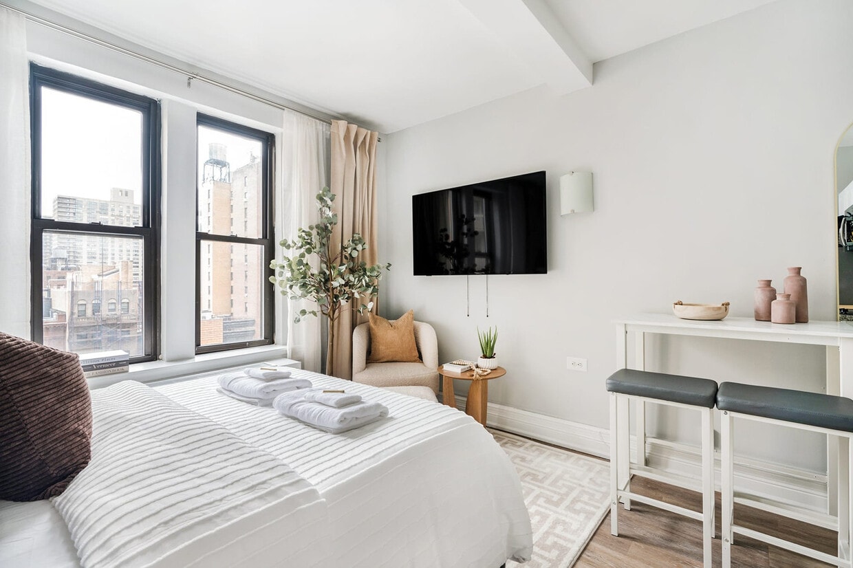 Foto principal - 240 W 73rd St