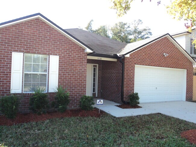 Foto del edificio - 8126 Hilsdale Rd