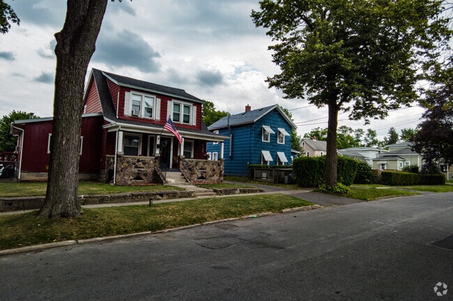 You can find some homes close together in East Syracuse.