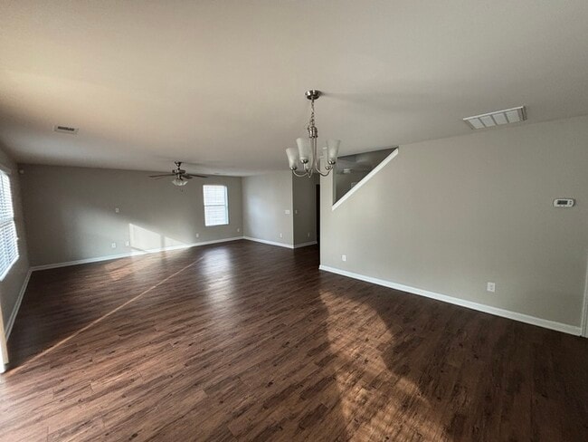 Building Photo - 213 Addison Dr