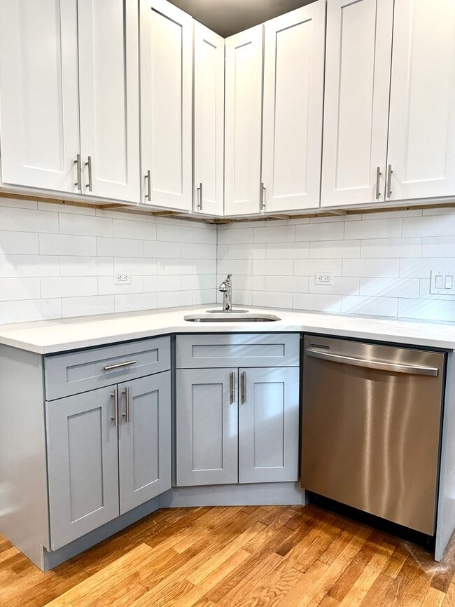 4450 Sheridan - 2 bedroom - 4450 Sheridan Park Apartments