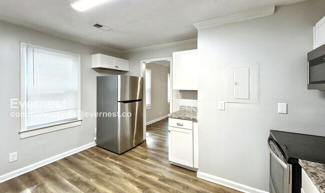 Foto del edificio - 2168 Rexford Dr