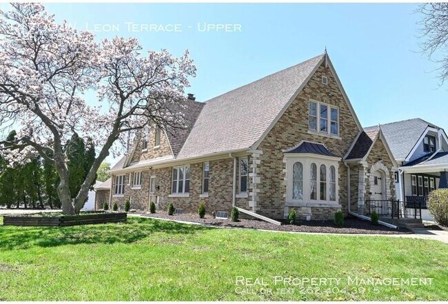Building Photo - Newly renovated 2 bedroom upper!!