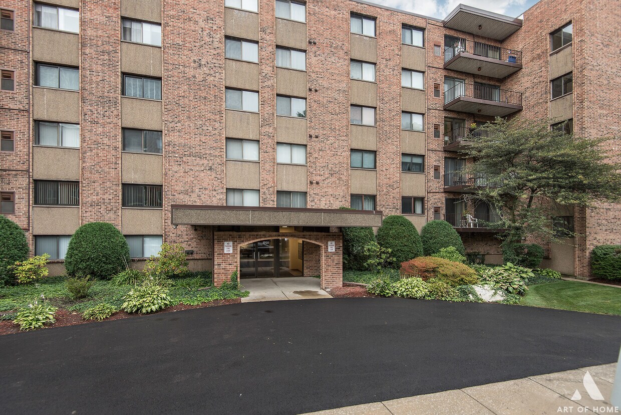 Foto principal - 1702 Mill St