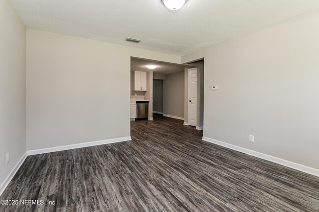 Building Photo - 6928 Sonora Dr N