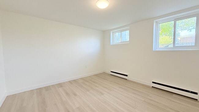 Building Photo - 359 Hilton Ave