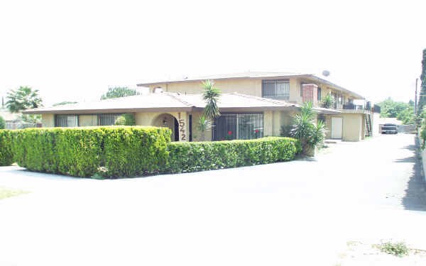 Foto del edificio - 1542 E 8th St