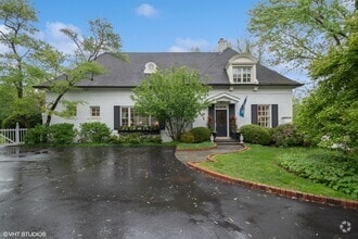 Building Photo - 537 King Muir Rd