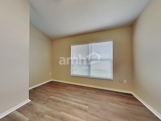 Building Photo - 9312 Hidden Water Cir