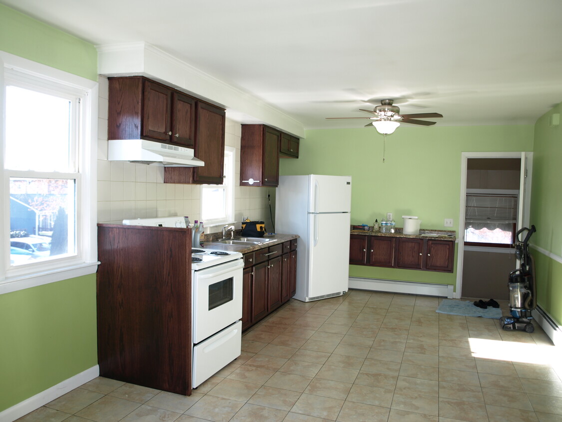 Foto principal - 380 Woonasquatucket Ave