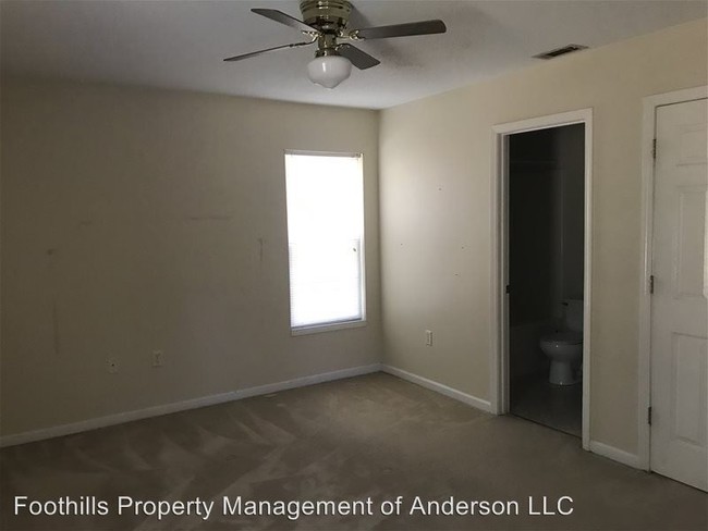 Building Photo - 2 br, 2 bath House - 1419 B Oak Hill Dr