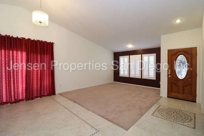 Building Photo - 4 Bed, 3 Bath House w/ Pool, Solar, and Well