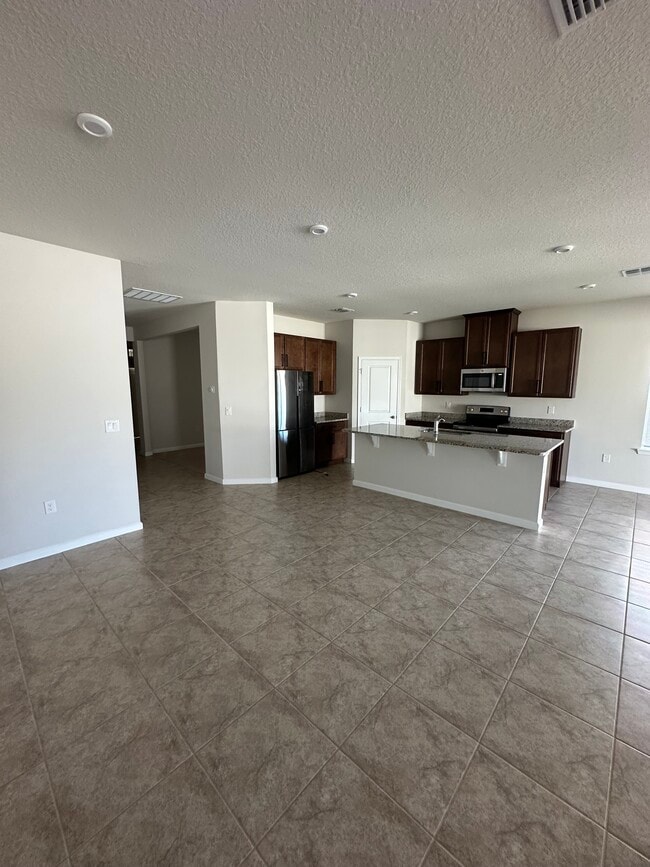 Building Photo - 3045 Lake Tahoe Ave