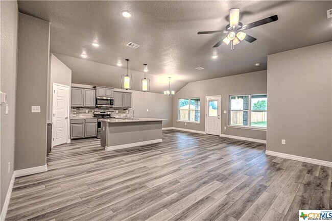 Building Photo - 921 Coriander Rd