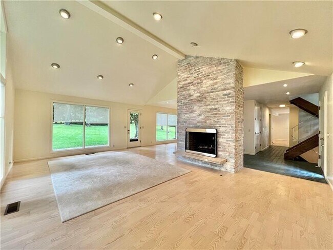 Building Photo - 112 Pheasant Dr