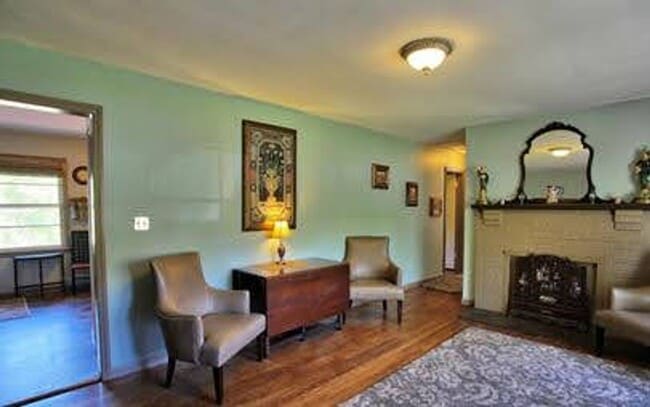 Building Photo - 4 Bedroom Home in Lynchburg