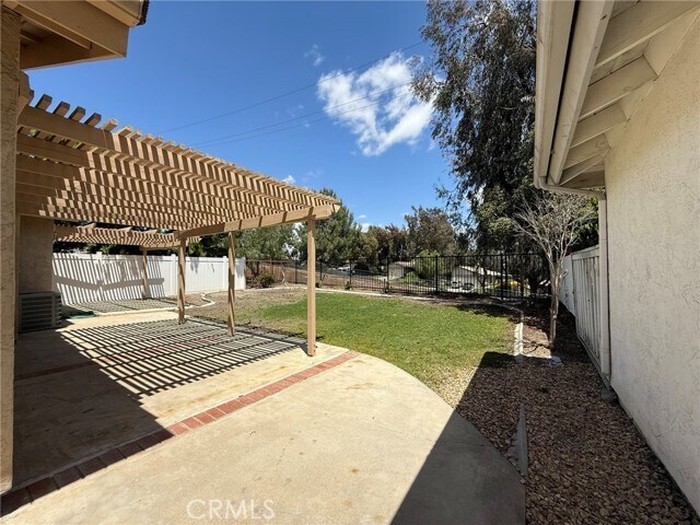 Building Photo - 42140 Teatree Ct