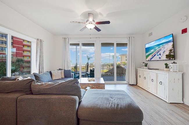 Foto del edificio - 15928 Front Beach Rd