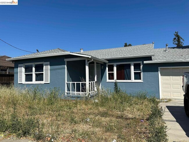 Building Photo - 1210 Mesa St