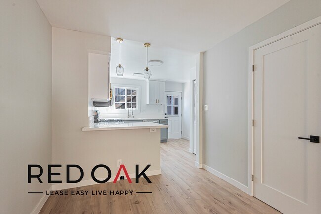 Foto del edificio - Recently Re-Done Two Bedroom with A/C, Gle...