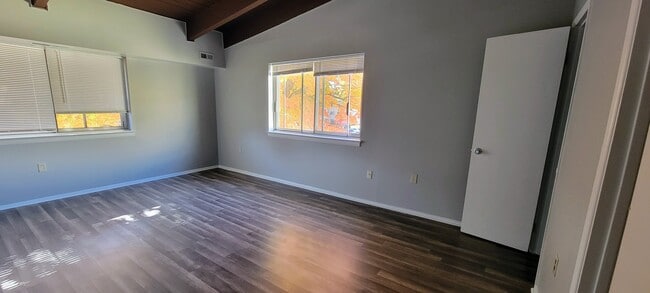 Building Photo - 11320 Cherry Hill Rd