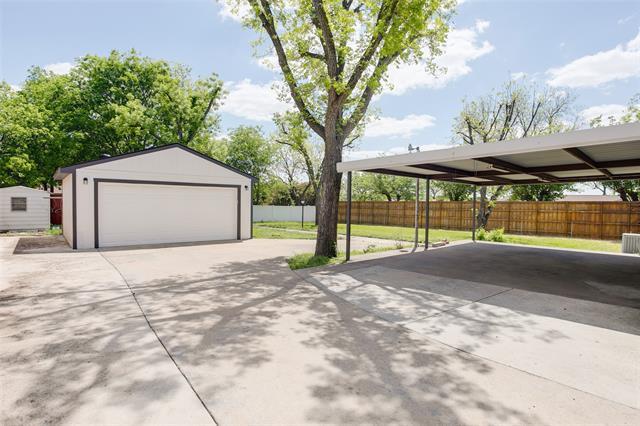 Building Photo - 4216 Woodlake Dr