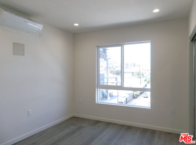 Foto del edificio - 1019 S Catalina St