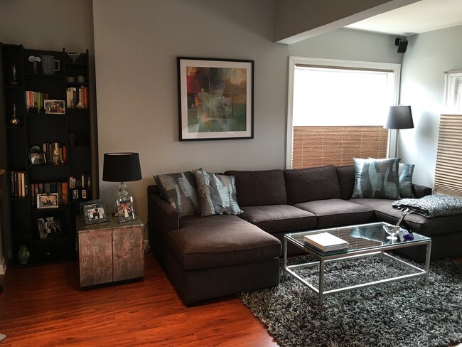 Foto del edificio - 3403 N Springfield Ave