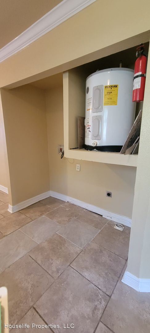 Foto del edificio - 3 br, 1 bath House - 4133 Lamar Ave