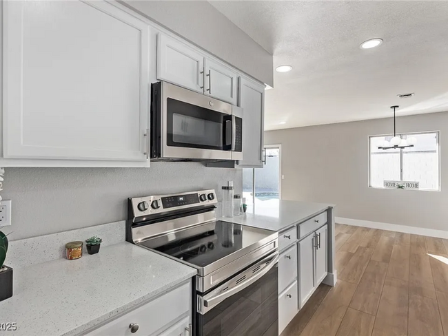 Building Photo - 4321 Mott Cir