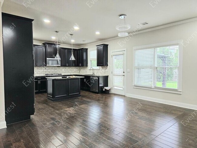 Foto del edificio - 1643 Fairview Dr