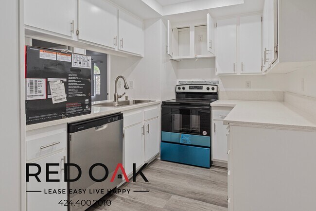 Foto del edificio - SENIOR LIVING 55+ Comfortable and Inviting...