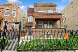 Building Photo - 3220 W Cortez St