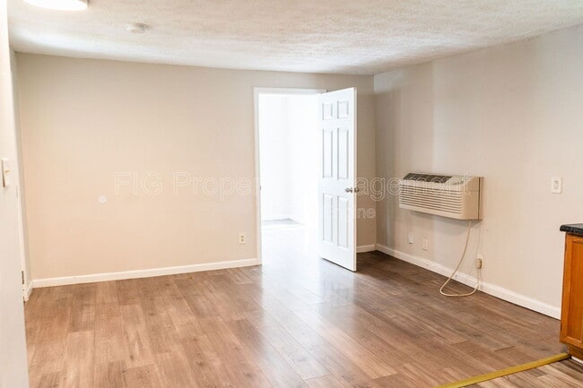 Foto del edificio - 1136 Valley Dr SW