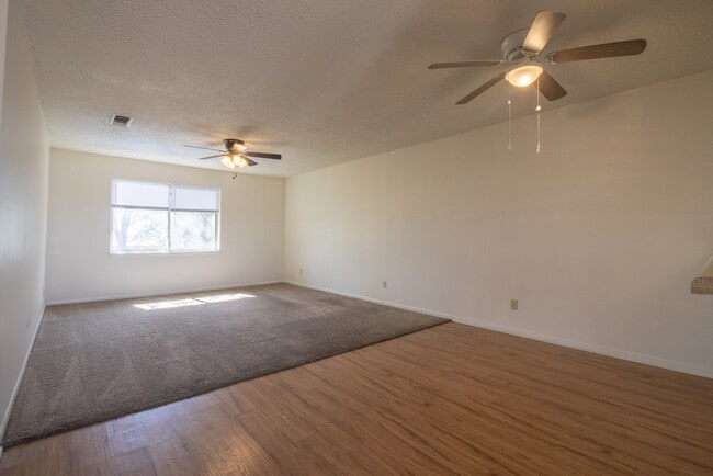 Building Photo - 611 Peterson Dr