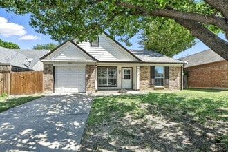 Building Photo - 3801 Huckleberry Dr